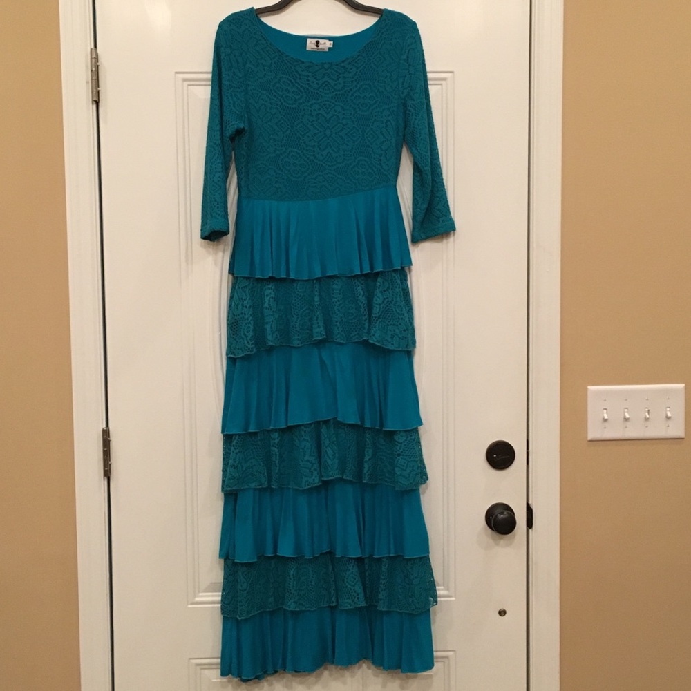 Dainty jewells turquoise ruffled dress